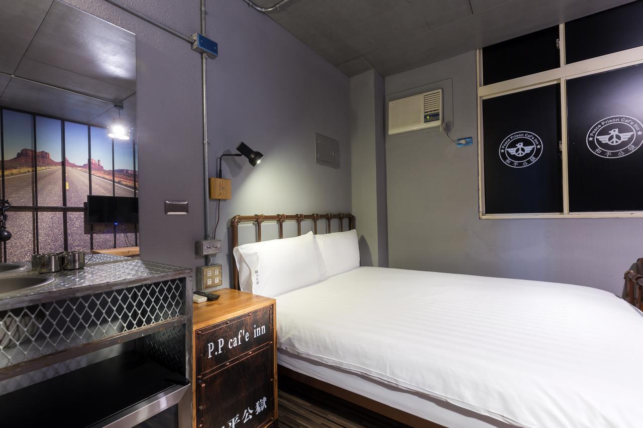 和平公獄監獄文旅 近東大門夜市 Peace Prison Cafe Inn Città di Hualien Esterno foto