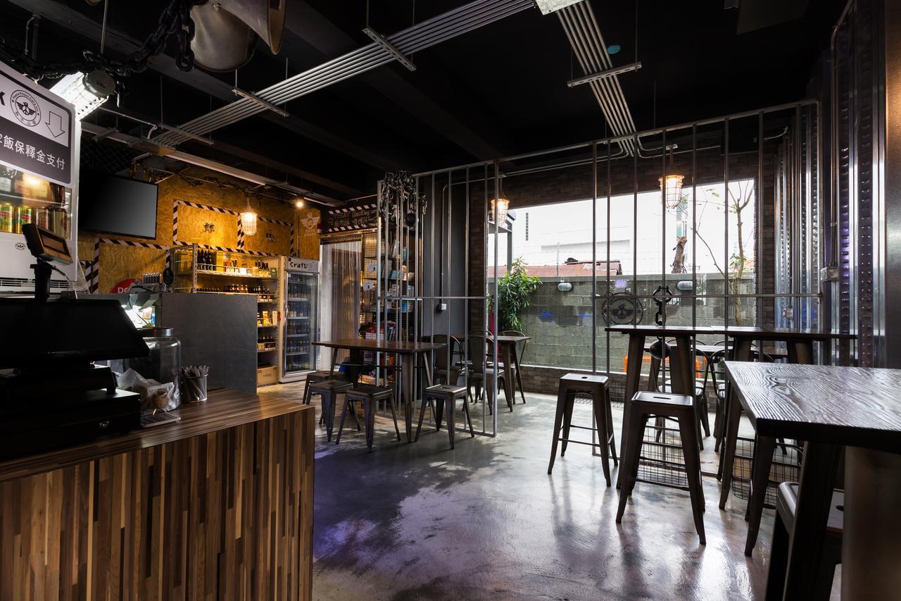 和平公獄監獄文旅 近東大門夜市 Peace Prison Cafe Inn Città di Hualien Esterno foto