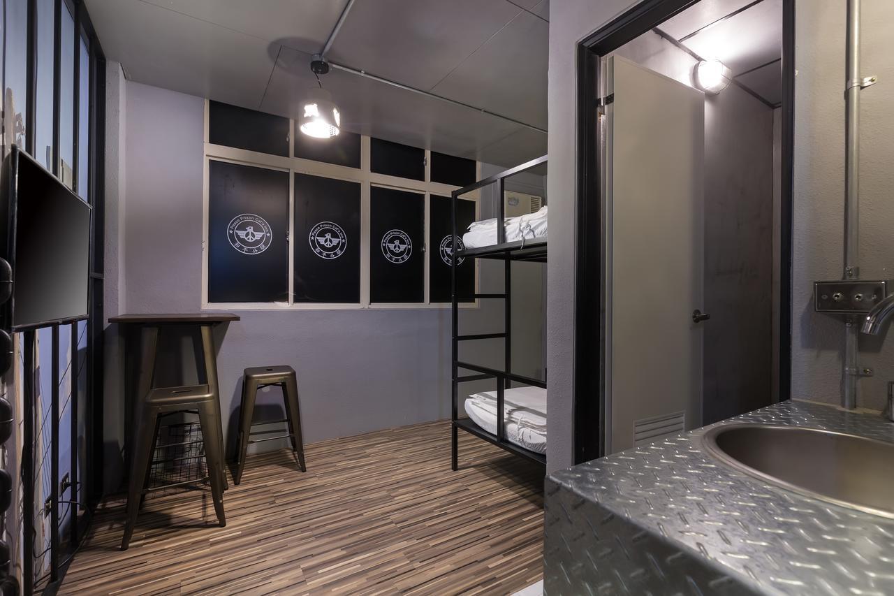 和平公獄監獄文旅 近東大門夜市 Peace Prison Cafe Inn Città di Hualien Esterno foto