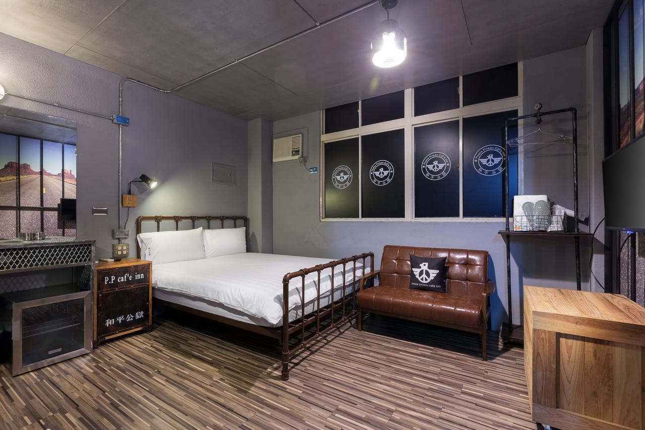 和平公獄監獄文旅 近東大門夜市 Peace Prison Cafe Inn Città di Hualien Esterno foto