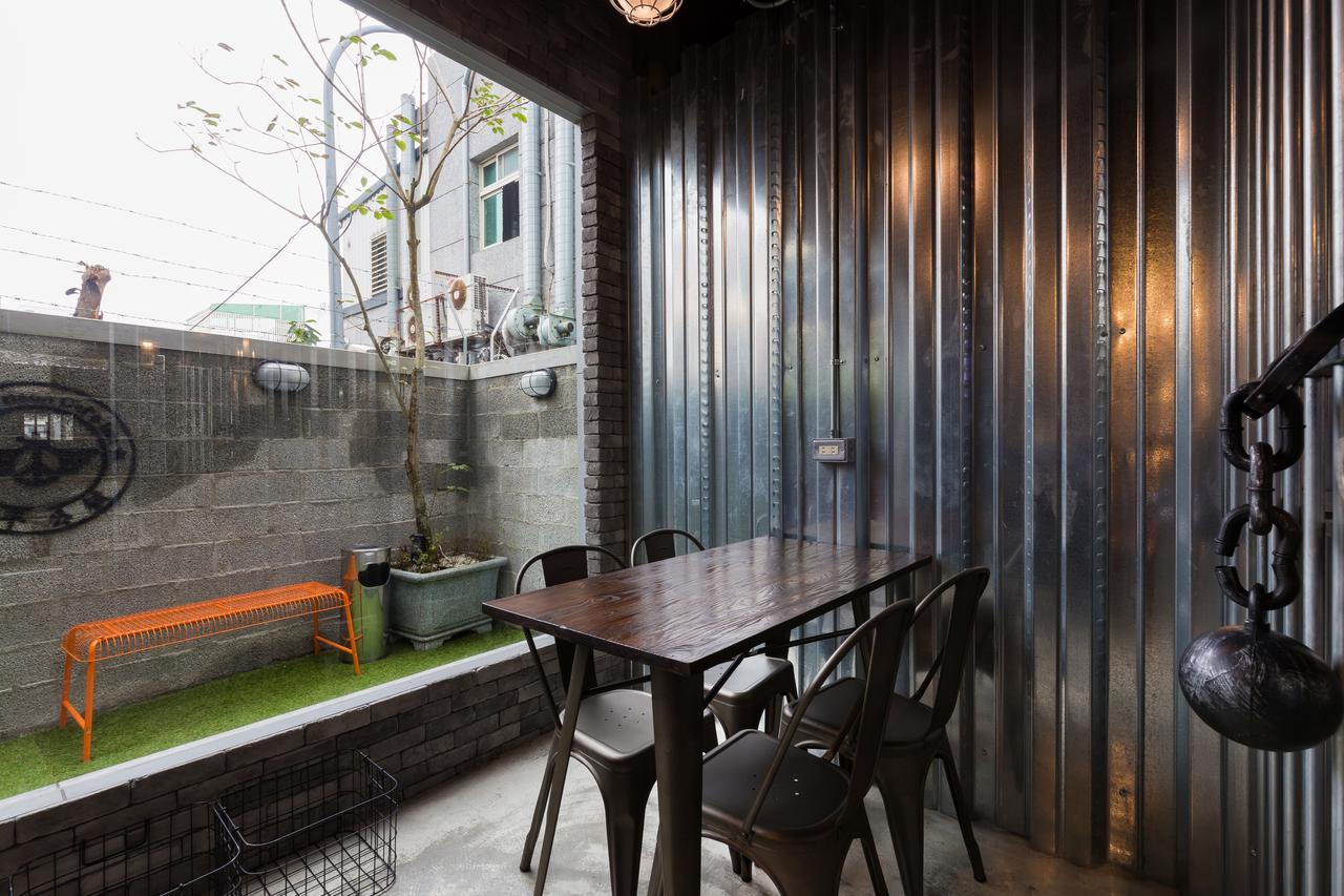 和平公獄監獄文旅 近東大門夜市 Peace Prison Cafe Inn Città di Hualien Esterno foto